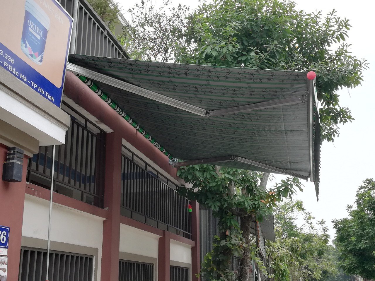 mái hiên di động hòa phát đạt