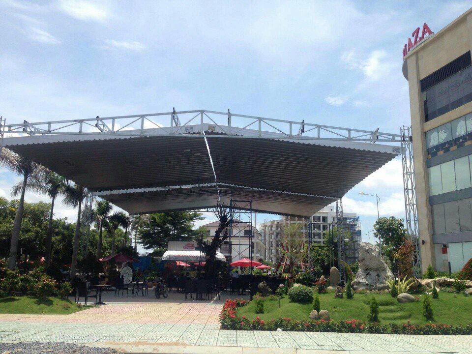 báo giá mái hiên di động, mái bạt che nắng mưa tự cuốn tại quận gò vấp. giá lắp đặt trọn gói mái che di động tại quận gò vấp