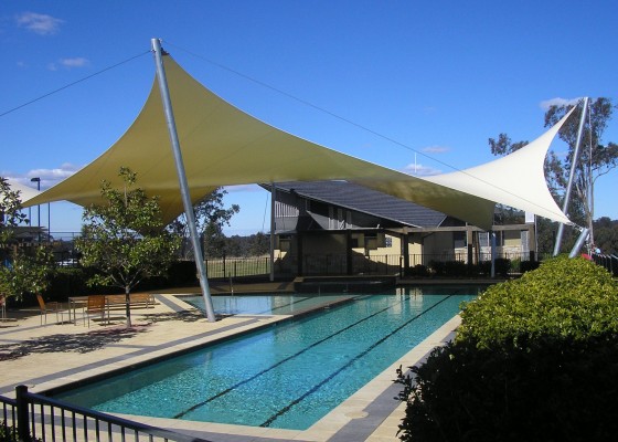 báo giá thiết kế lắp đặt mái che di động sân thể thao, mái xếp bạt kéo lượn sóng sân thể thao