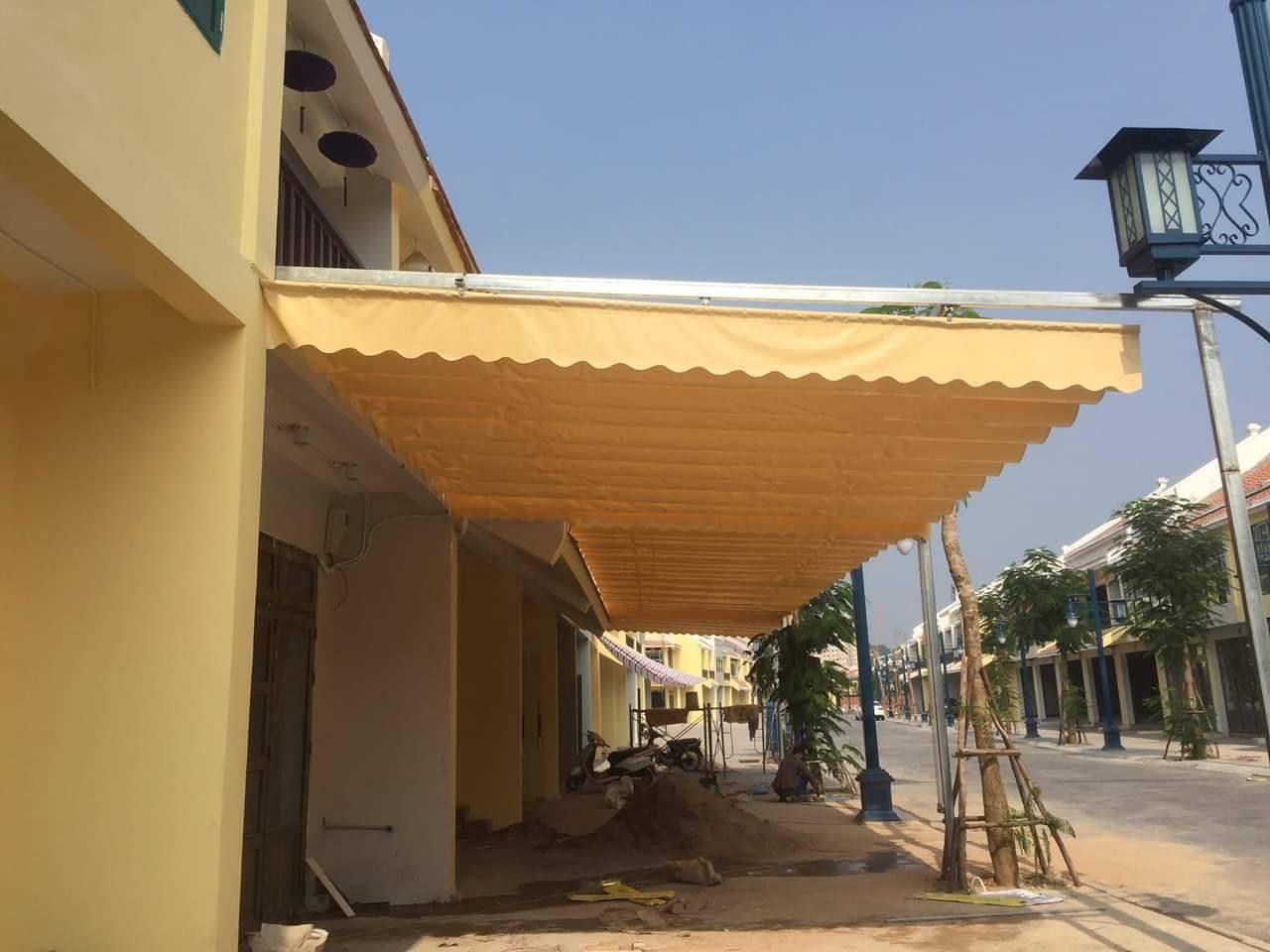 báo giá thiết kế lắp đặt mái che di động sân trước nhà, mái xếp bạt kéo lượn sóng sân trước nhà