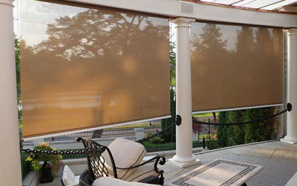 Báo giá bạt che nắng tự cuốn & rèm bạt che ban công ngoài trời giá rẻ