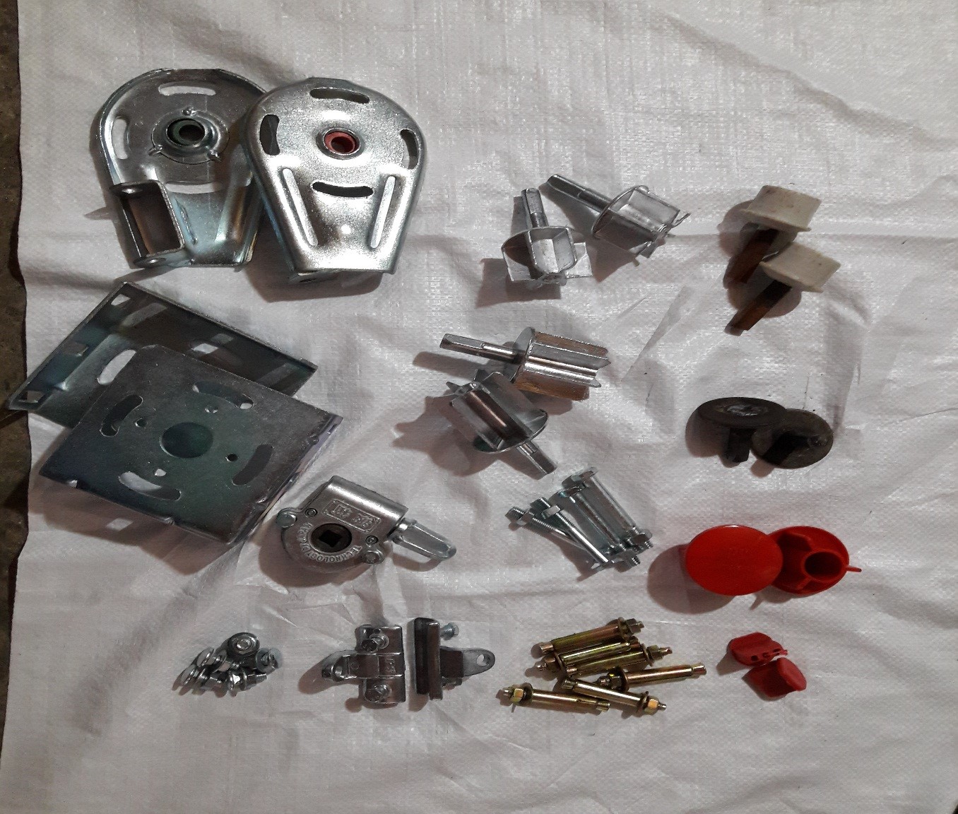 báo giá mái hiên di động, mái bạt che nắng mưa tự cuốn tại bến cát. giá lắp đặt trọn gói mái che di động tại bến cát