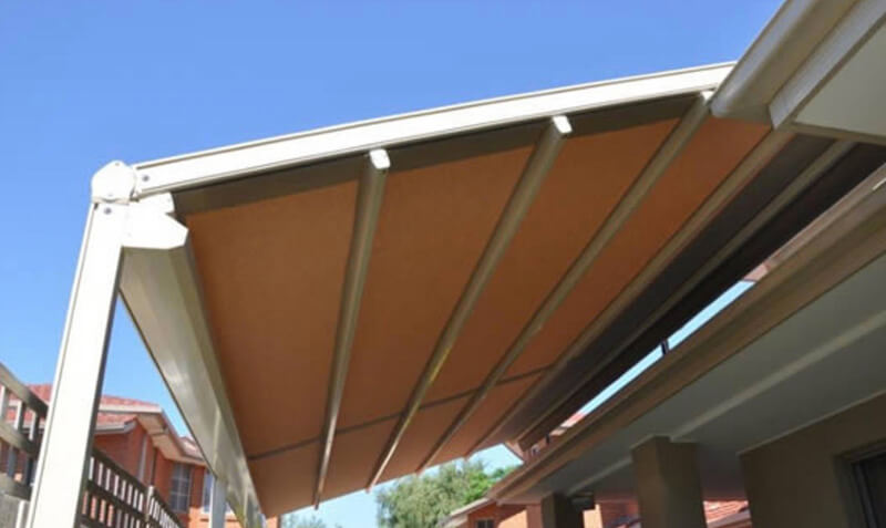 báo giá thiết kế lắp đặt mái che di động sân thượng, mái xếp bạt kéo lượn sóng sân thượng