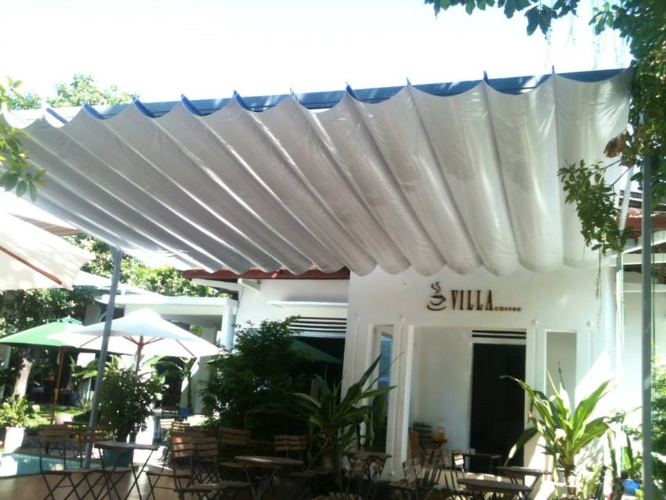 báo giá thiết kế lắp đặt mái che di động khu resot, mái xếp bạt kéo lượn sóng khu resot