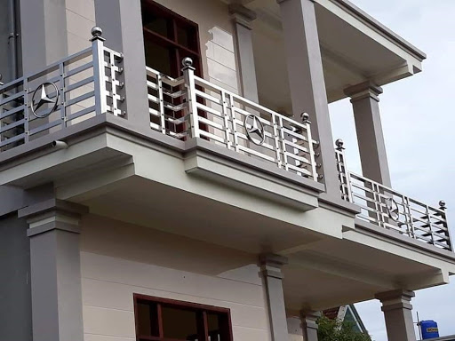 Thiết kế lắp đặt lan can sắt sơn tĩnh điện chống gỉ mẫu đẹp tại hà tĩnh