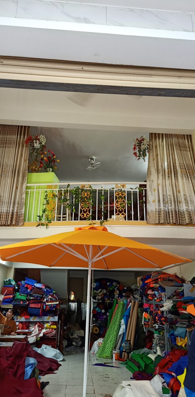 Bảng giá bán dù che nắng tại tp hcm bán dù lệch tâm giá rẻ tại tp hcm.