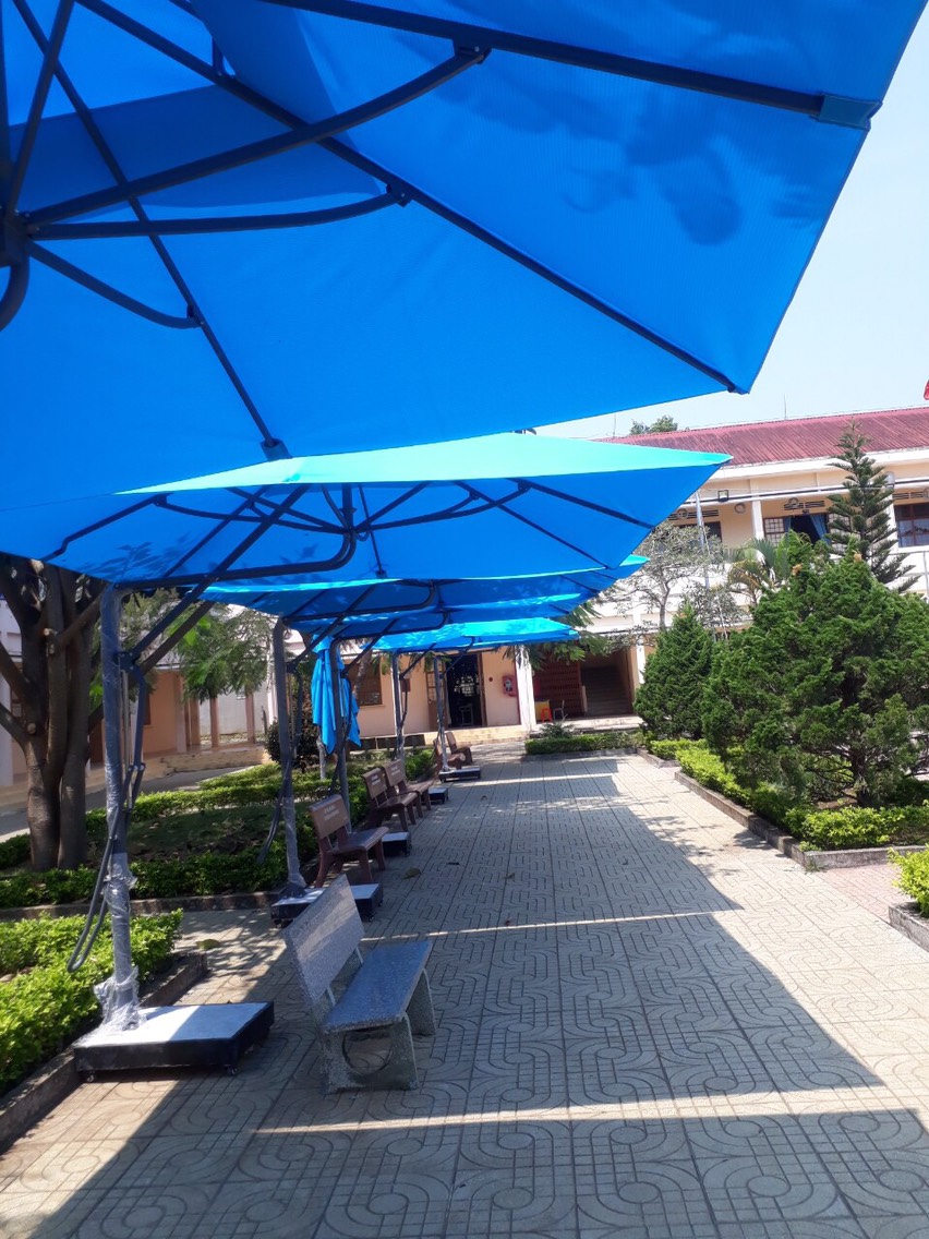 Bảng giá bán dù che nắng tại huyện bắc tân uyên, bán dù lệch tâm giá rẻ tại huyện bắc tân uyên bình dương